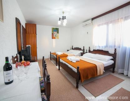 Guest House 4M Gregović, , Magán szállás a községben Petrovac, Montenegró - 44810518